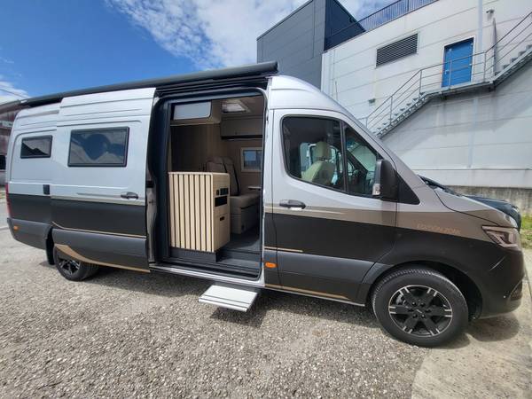 Glavna slika projekta MB Sprinter - električna dvižna postelja z razširitvijo